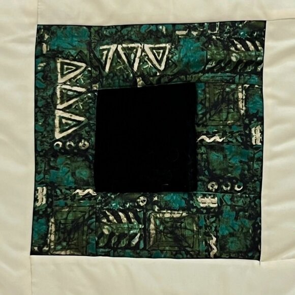 Handmade Green and White Patchwork Quilt Throw Geometric Pattern 38" x 54" - Picture 8 of 16